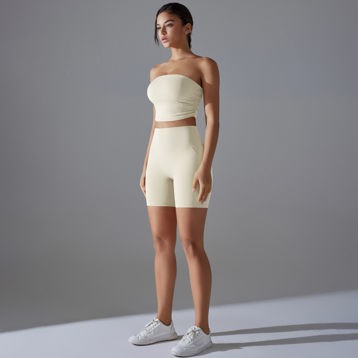 Cutout Short Yoga Suit — product detail