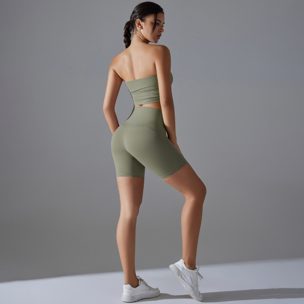 Cutout Short Yoga Suit — product detail