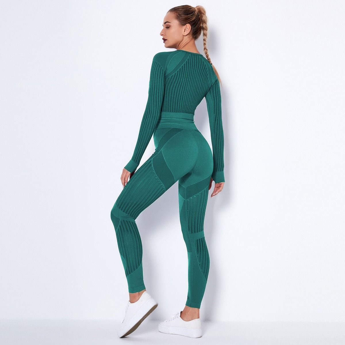 Long-Sleeve Cutout Yoga Set — product detail