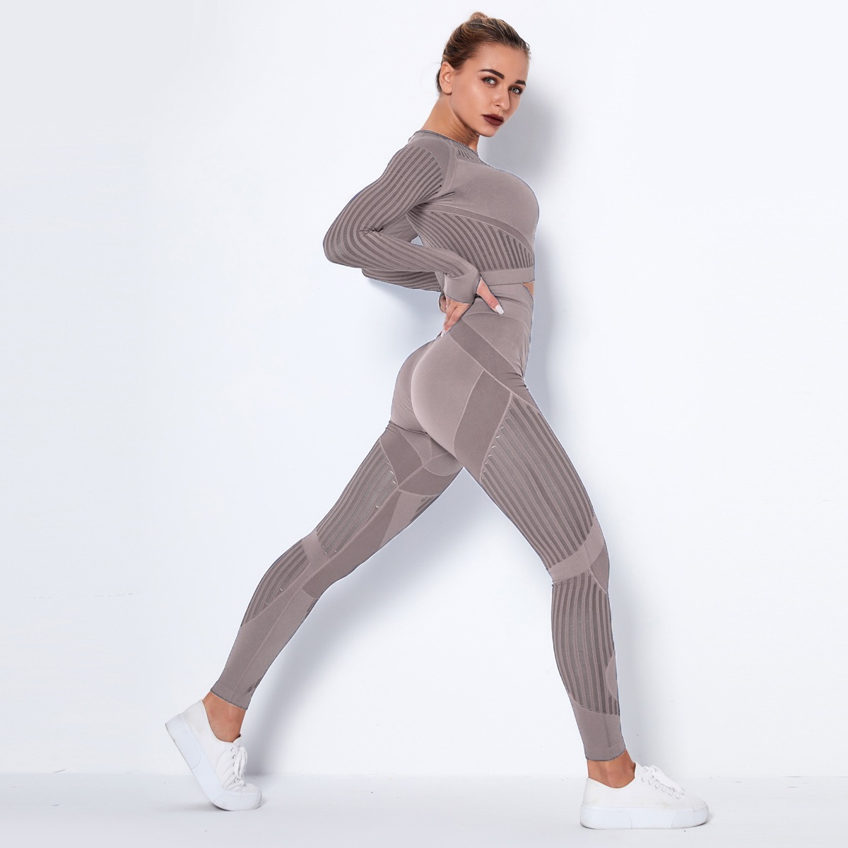 Long-Sleeve Cutout Yoga Set — product detail
