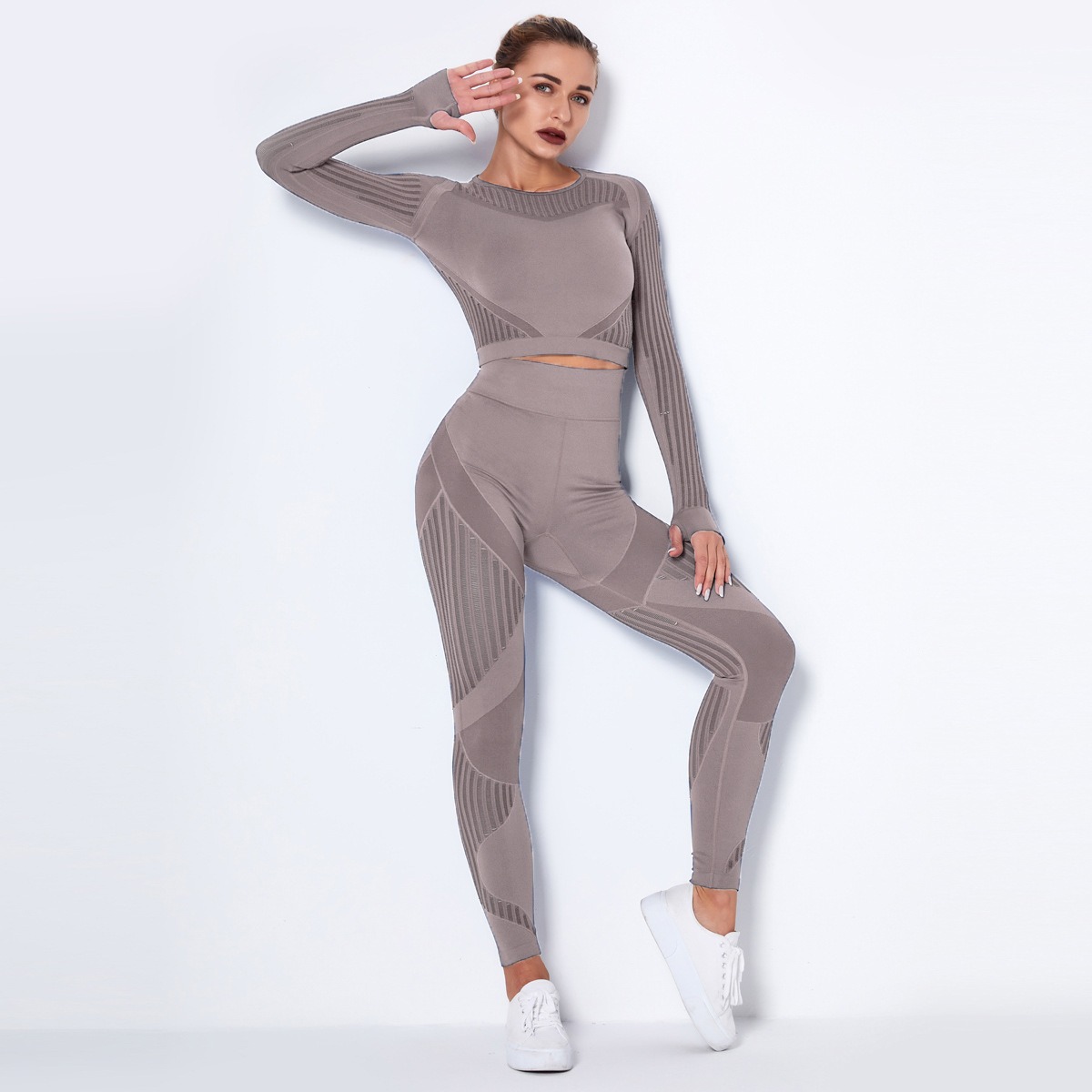 Long-Sleeve Cutout Yoga Set — product detail