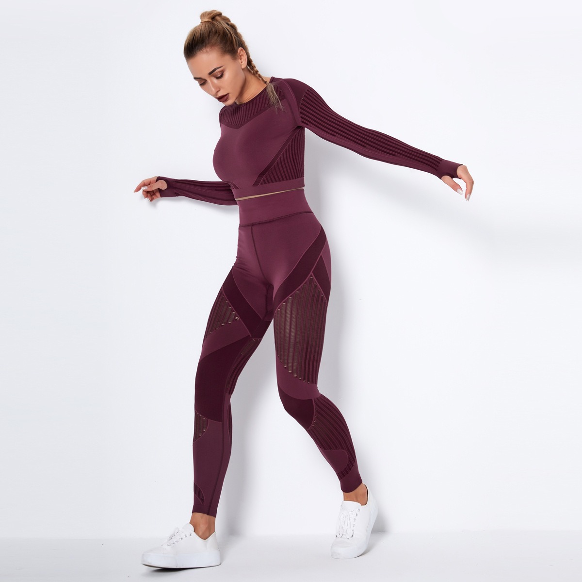 Long-Sleeve Cutout Yoga Set — product detail
