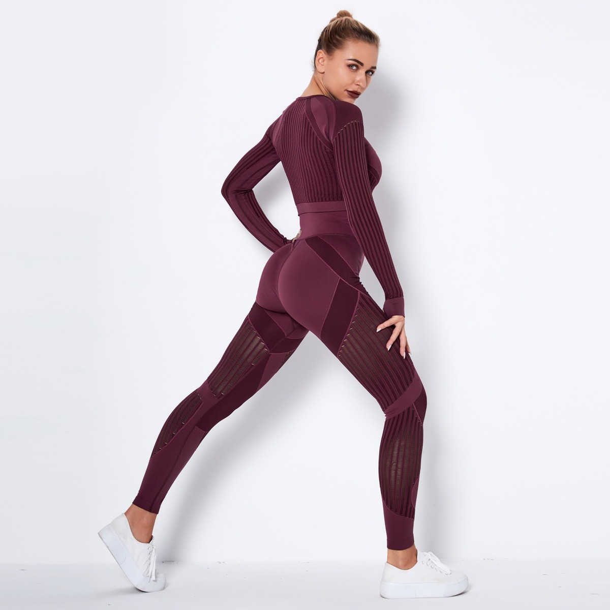 Long-Sleeve Cutout Yoga Set — product detail